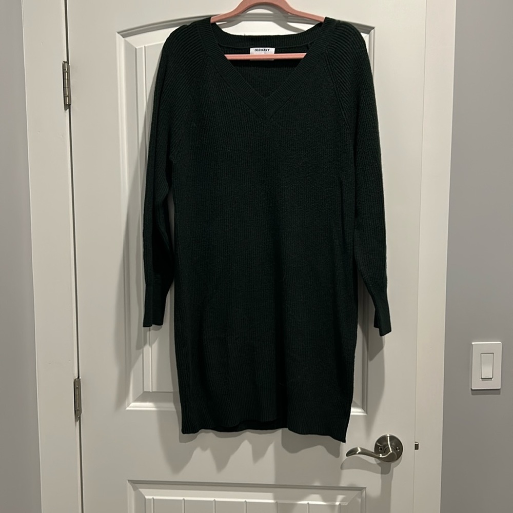 Old Navy NWT Sweater v- neck dress, size M